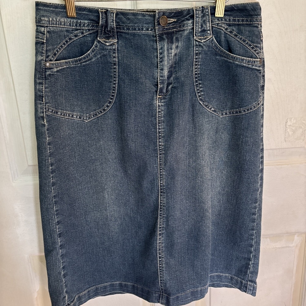 Cato Women's 8 Blue 4 Pocket Straight & Pencil Jean Skirt 34" Waist 25 " L